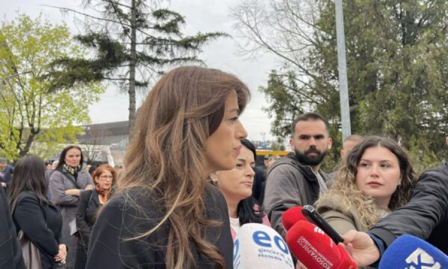 Cumhurbaşkanlığı görevini vekâleten yürüten aynı zamanda Meclis Başkanı olan Albulena