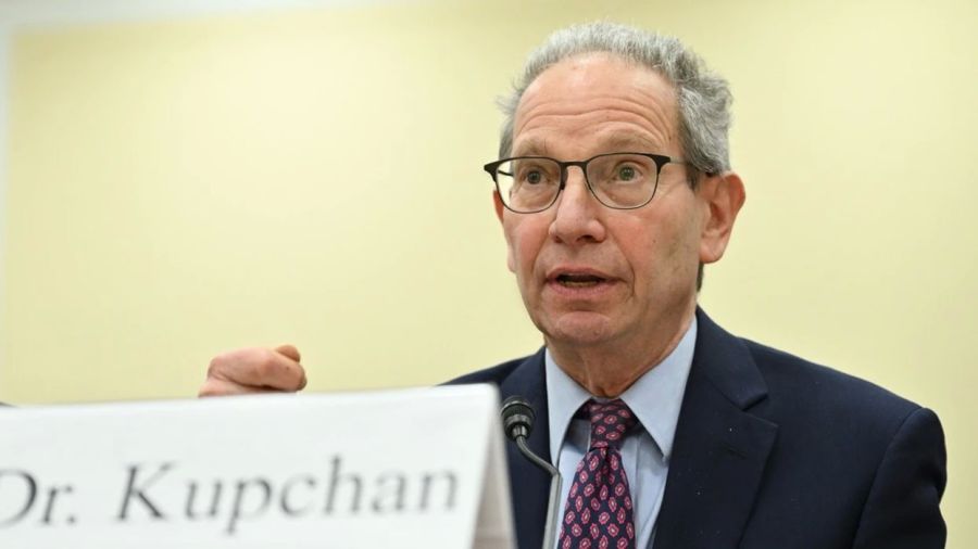 Eski üst düzey Amerikan yetkilisi Charles Kupchan, ABD Kongresi’nin Batı