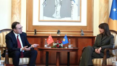 Kosova Meclis Başkanı Albulena Haxhiu, bugün Türkiye’nin Priştine Büyükelçisi Tunç