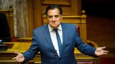 Sağlık Bakanı Adonis Georgiadis, Giorgos Mazonakis'in ölümü sonrası gelen eleştirilere