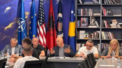 İttifak Partisi (Aleanca) Başkanı Ardian Gjini, partisinin Başkanlık Divanı toplantısının