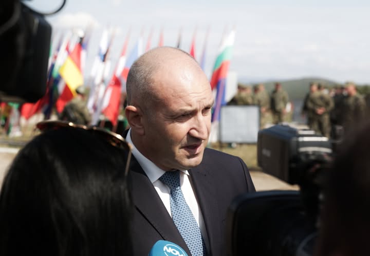 Radev, Yolsuzluğa Karşı Duvar Çağrısı Yaptı Bulgaristan Cumhurbaşkanı Rumen Radev,