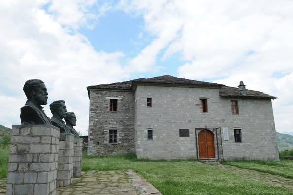 Frashëri Ailesinin Kökenleri ve Arnavutluk’a Katkıları Arnavutluk’un Permet bölgesinde yer