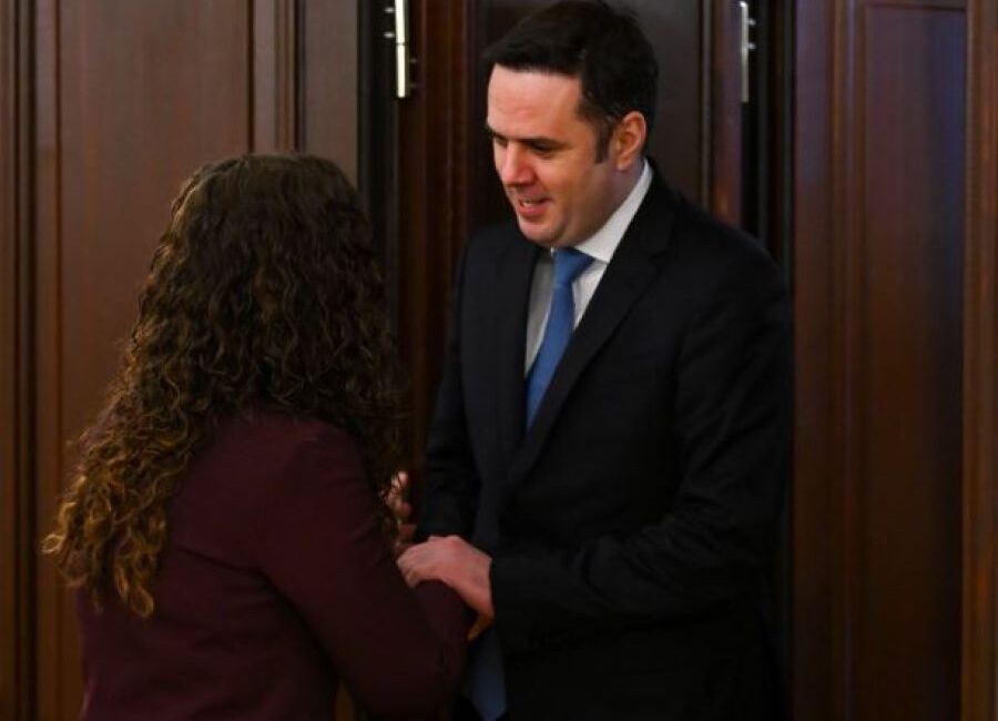 Kosova Demokratik Birliği (LDK) Genel Başkanı Lumir Abdixhiku, Kosova’da sağ