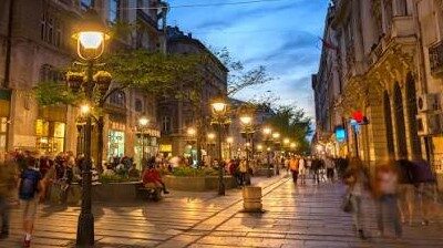 Kale manzaralarından Tuna Nehri kıyısındaki kaçamaklara kadar Belgrad, etkileyici karşıtlıkların