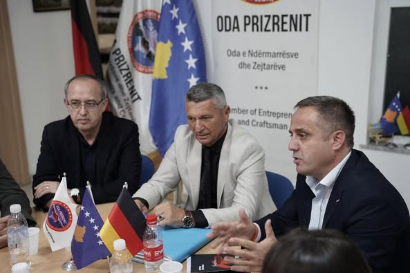 Prizren’de İş Dünyasıyla Diyalog Prizren’de iş dünyası temsilcileriyle bir araya