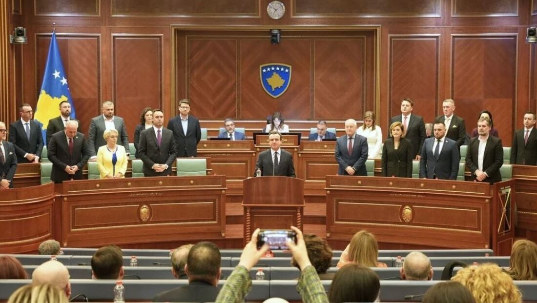 Vetëvendosje Hareketi Genel Başkanı ve yeni hükümeti kurmakla görevlendirilen Albin