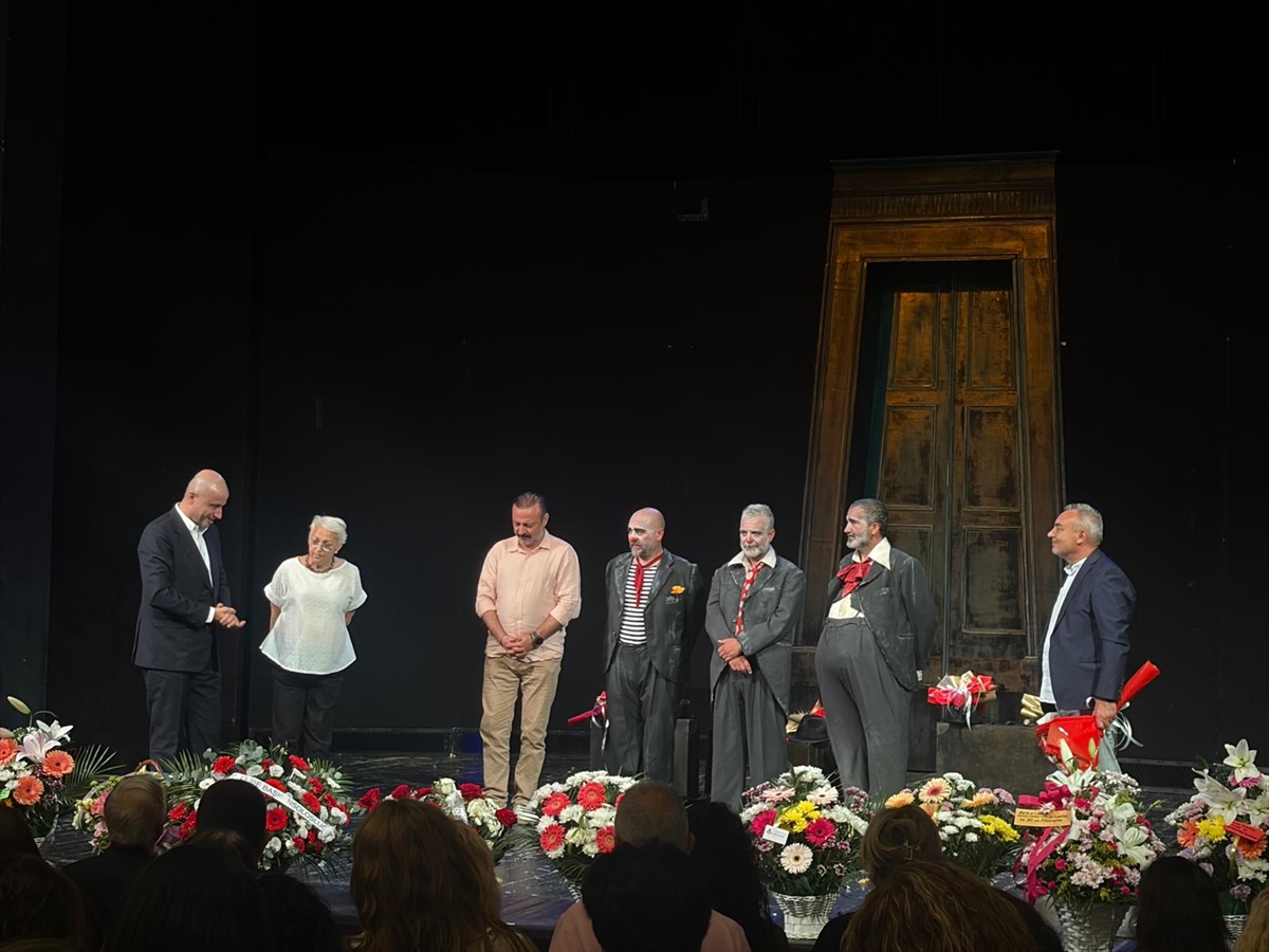 İstanbul Devlet Tiyatrosu, “Küçük Bir İş İçin Yaşlı Bir Palyaço
