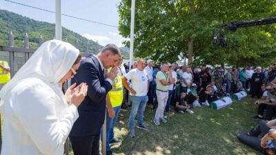 İzmir Büyükşehir Belediye Başkanı Dr. Cemil Tugay ile eşi Öznur