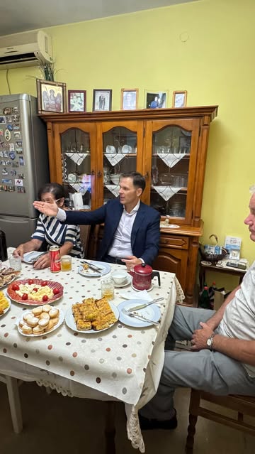 Sırbistan Maliye Bakanı’ndan Emeklilere Ziyaret Sırbistan Maliye Bakanı Siniša Mali,