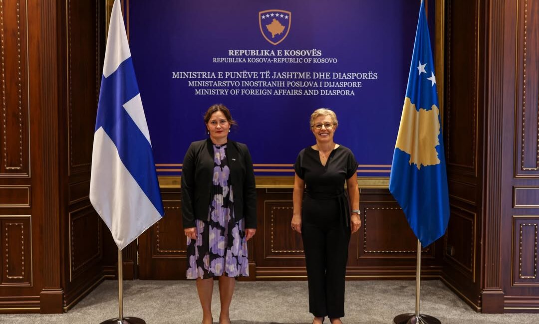 Kosova, Finlandiya, İtalya ve Slovenya Büyükelçilerini Ağırladı Kosova Cumhurbaşkanı Donika