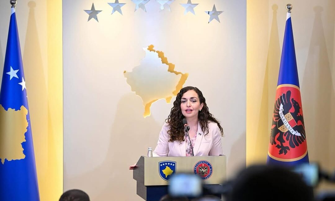 Kosova’da Kurumsal İşleyiş Tehdit Altında Kosova Cumhurbaşkanı Vjosa Osmani, bir