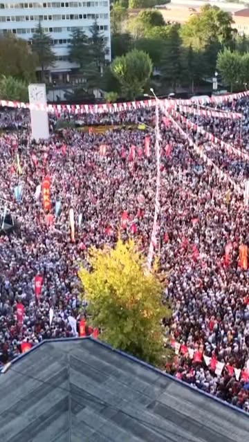 Ankara’da Büyük Destek: İmamoğlu İçin Yüzbinler Meydanda Ankara’da düzenlenen mitinge