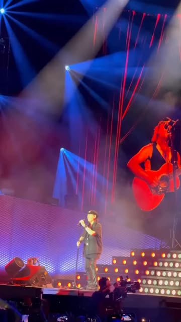 Scorpions, Tiranada Hayranlarıyla Buluştu Dün Tiran’ın Skënderbej Meydanı’nda sahne alan