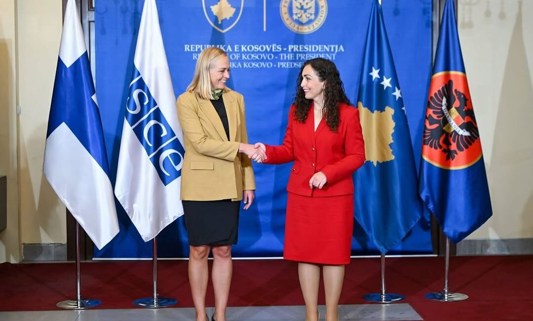 Kosova’da Diplomatik Ziyaret: Finlandiya Dışişleri Bakanı Valtonen Kosova’da Kosova Cumhurbaşkanı