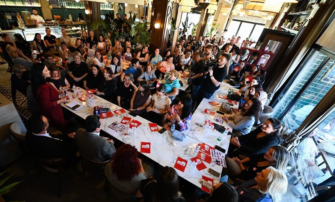 Kosova’da Yerel Seçimler Yaklaşıyor Kosova’da yaklaşan yerel seçimler öncesinde Albin