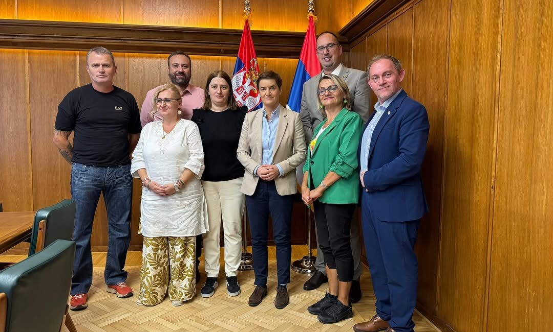 Sırbistan Başbakanı Brnabić İşitme Engelli Derneklerle Bir Araya Geldi Sırbistan