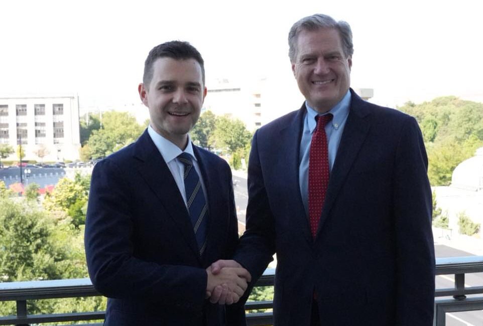 Timčo Mucunski ABD’de Kongre Üyesiyle Bir Araya Geldi Timčo Mucunski,