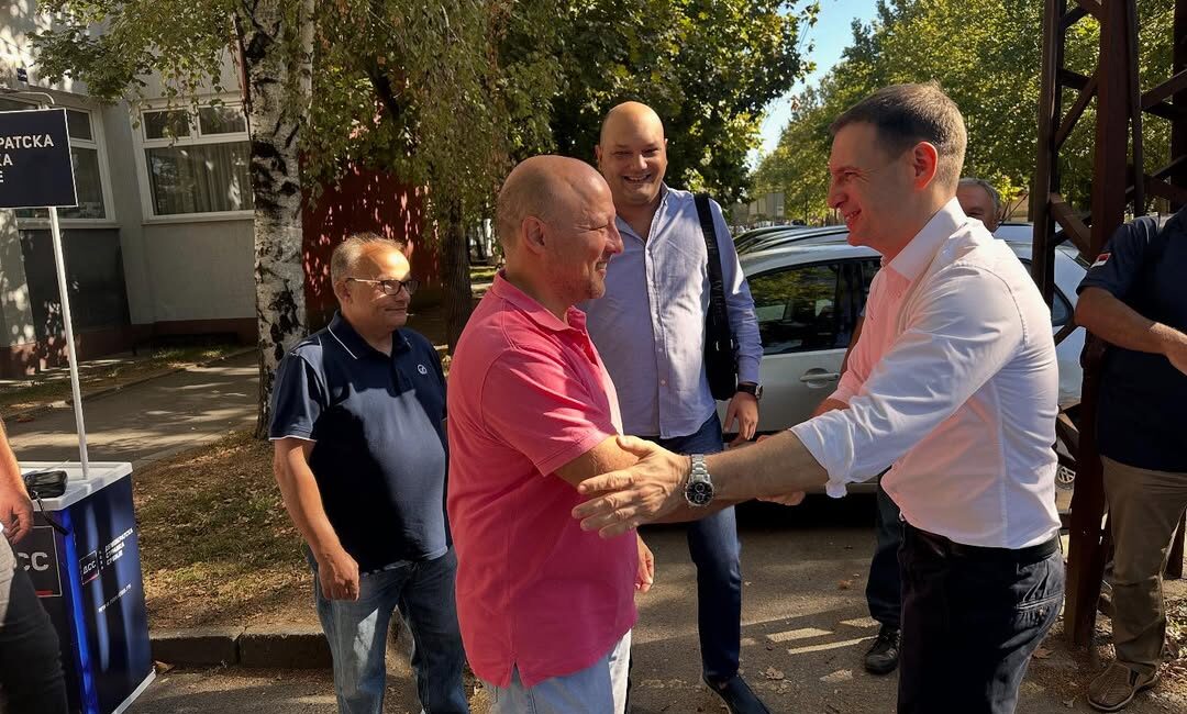 Sırbistan’da Artan Propaganda Endişesi Sırbistan‘da rejim yanlısı propaganda faaliyetlerinin yoğunlaştığı