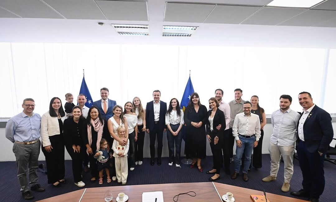 Kosova Başbakanı Kurti’den İsviçreli Avukatlara Ziyaret Kosova Başbakanı Albin Kurti,