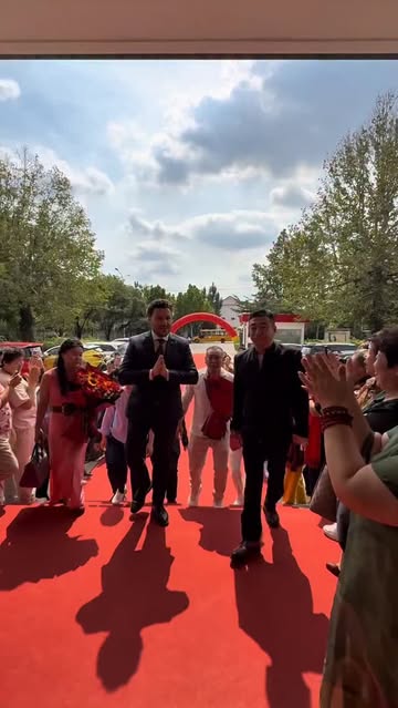 Dritan Abazović Qingdao’da Görkemli Bir Karşılamayla Karşılandı Dritan Abazović, Çin’in