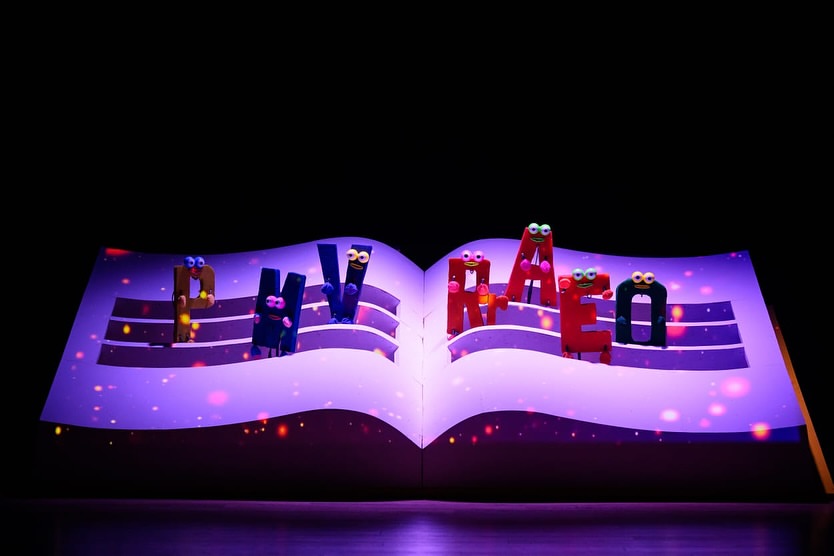 Görme Engelli Çocuklar İçin Özel Tiyatro Deneyimi Görme engelli çocuklar,