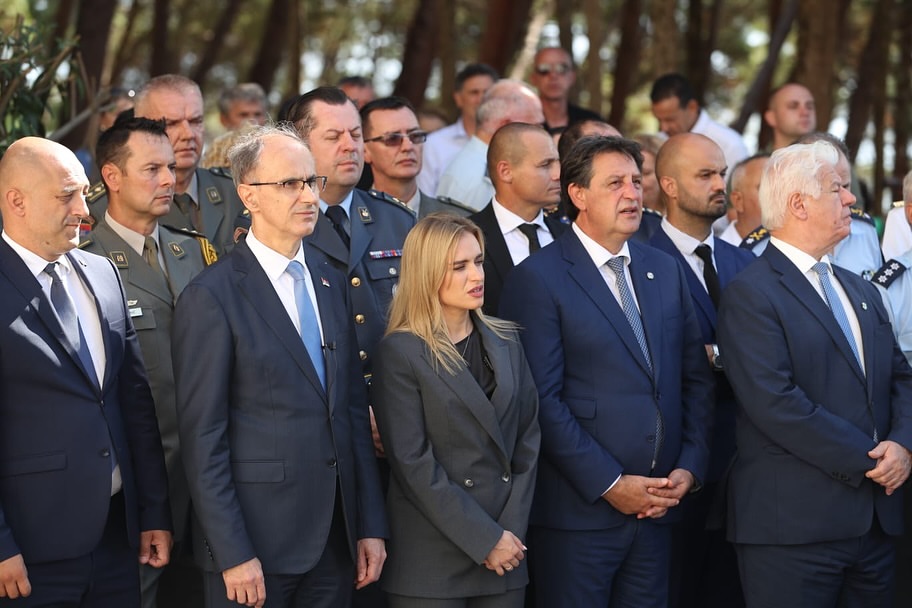 Krf Adası’nda Sırp Askerlerinin Yüzüncü Yılı Krf Adası, Sırp halkı