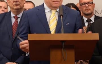 Robert Fico’nun Açıklaması Slovakya eski Başbakanı Robert Fico, yaklaşan anayasal