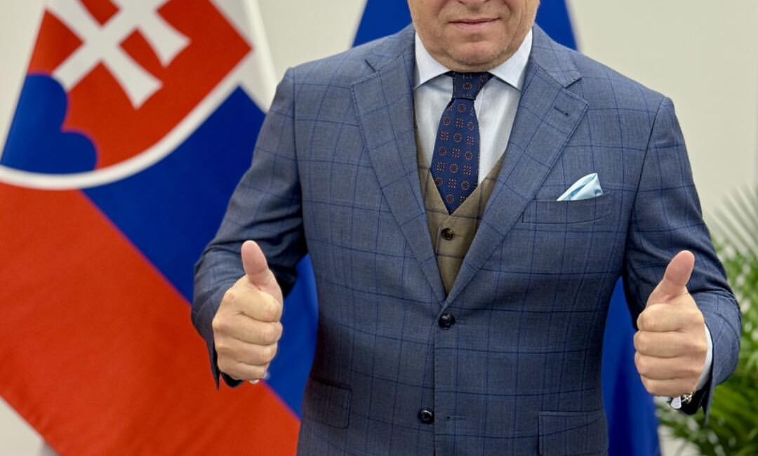 Robert Fico’dan Slovakya Anayasası Açıklaması Slovakya’nın eski Başbakanı ve Smer