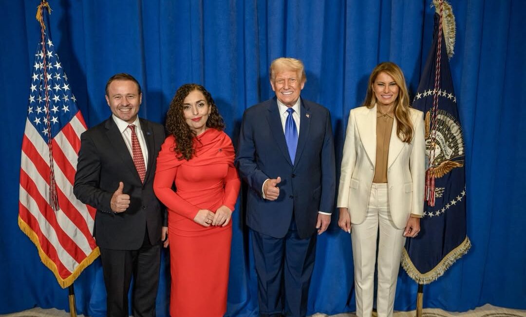 Kosova Devlet Başkanı Osmani ve Eski ABD Başkanı Trump Arasında