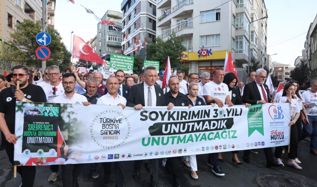 Bayrampaşa Belediyesi ve Türkiye Bosna Sancak Derneği öncülüğünde düzenlenen yürüyüş