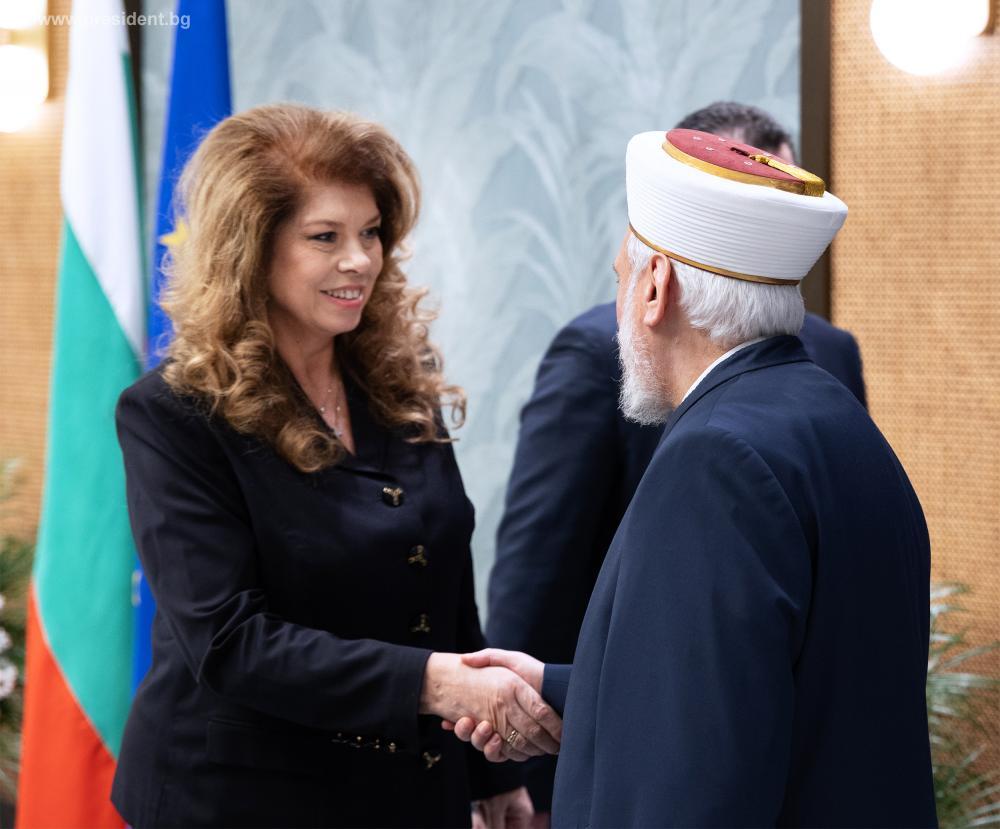 İnsan hangi mabette dua ederse etsin, insan kalbinin arzuları hem